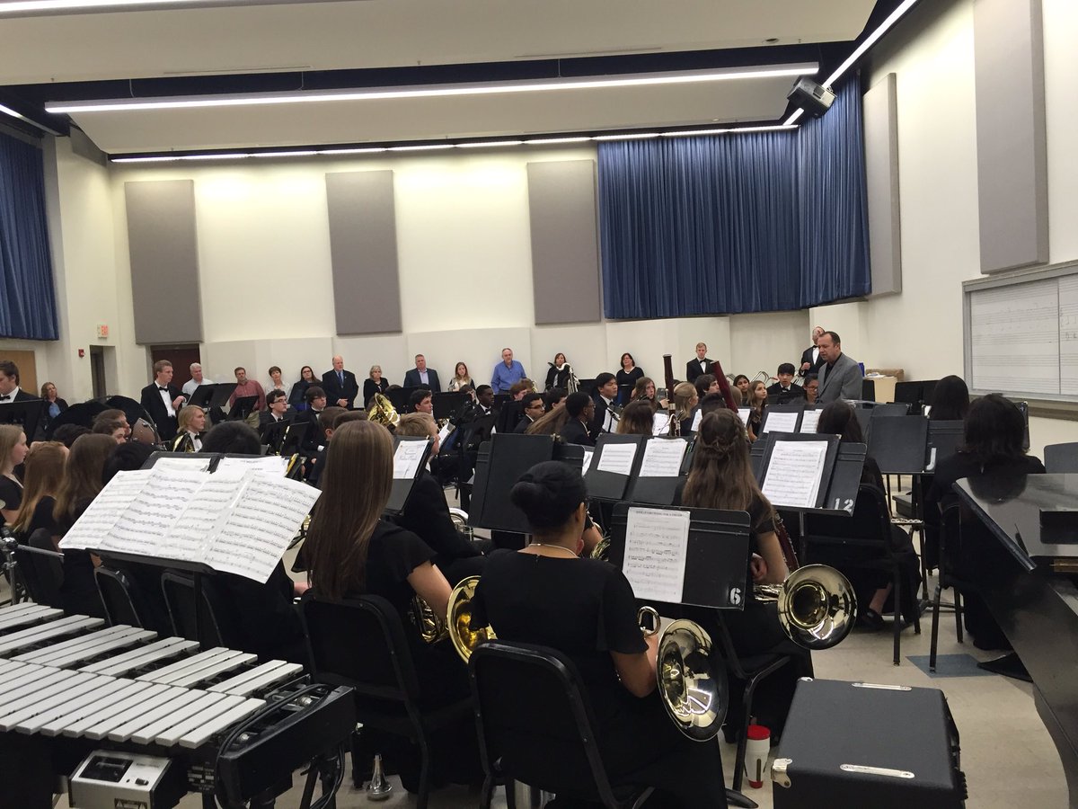 TheFranklinBand's tweet photo. Ravenwood's Wind Ensemble just did a great job at #mfafest. Now a clinic with one of the greats, Dr. Kevin Sedatole! https://t.co/rLEH01JPiN