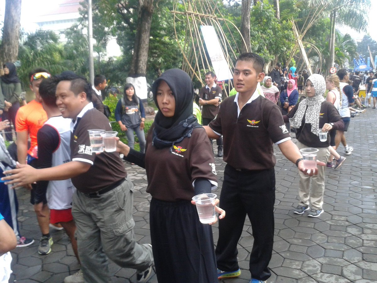 Minum minum...
#lari11KUNS #lustrum8UNS