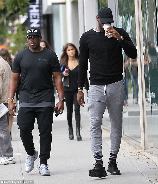 Lebron james looks casual in tight sweatpants on low-key coffee run ...