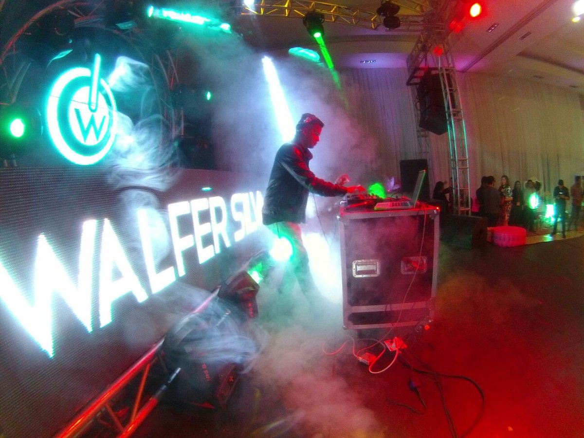 SportBarStadium's tweet photo. hoy dj walfer  te esperamos  grandes sorpresas https://t.co/j2SSpiLwGa