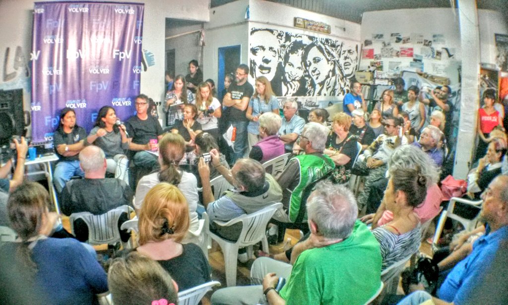 MontenegroViki's tweet photo. [AHORA] En la comuna 7  #NosOrganizamosParaVolver #15Comunas15Convocatorias https://t.co/fa6WT0eMvJ