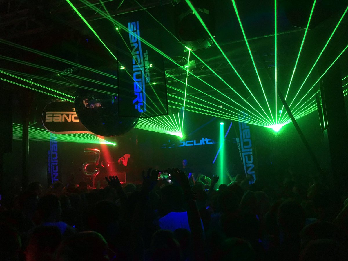 TranceSanctuary's tweet photo. @JOCofficial The master at work! #Trance #TranceFamily https://t.co/tWrTnunHzn