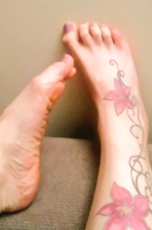 worshipmyfeet tweet media