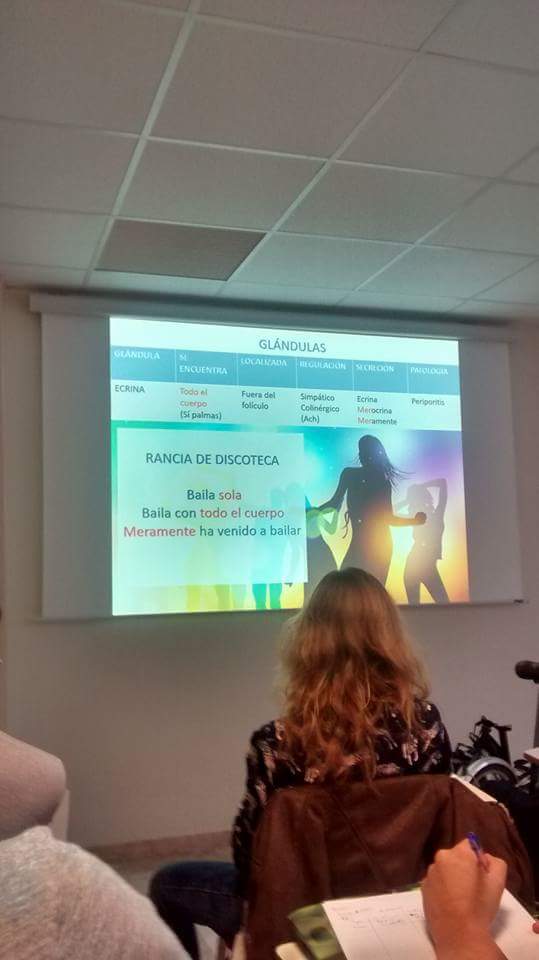 69taboo69's tweet photo. Profesor de universidad explicando un tema mediante estos ejemplos. Vergonzoso. https://t.co/gqcfUOGhna