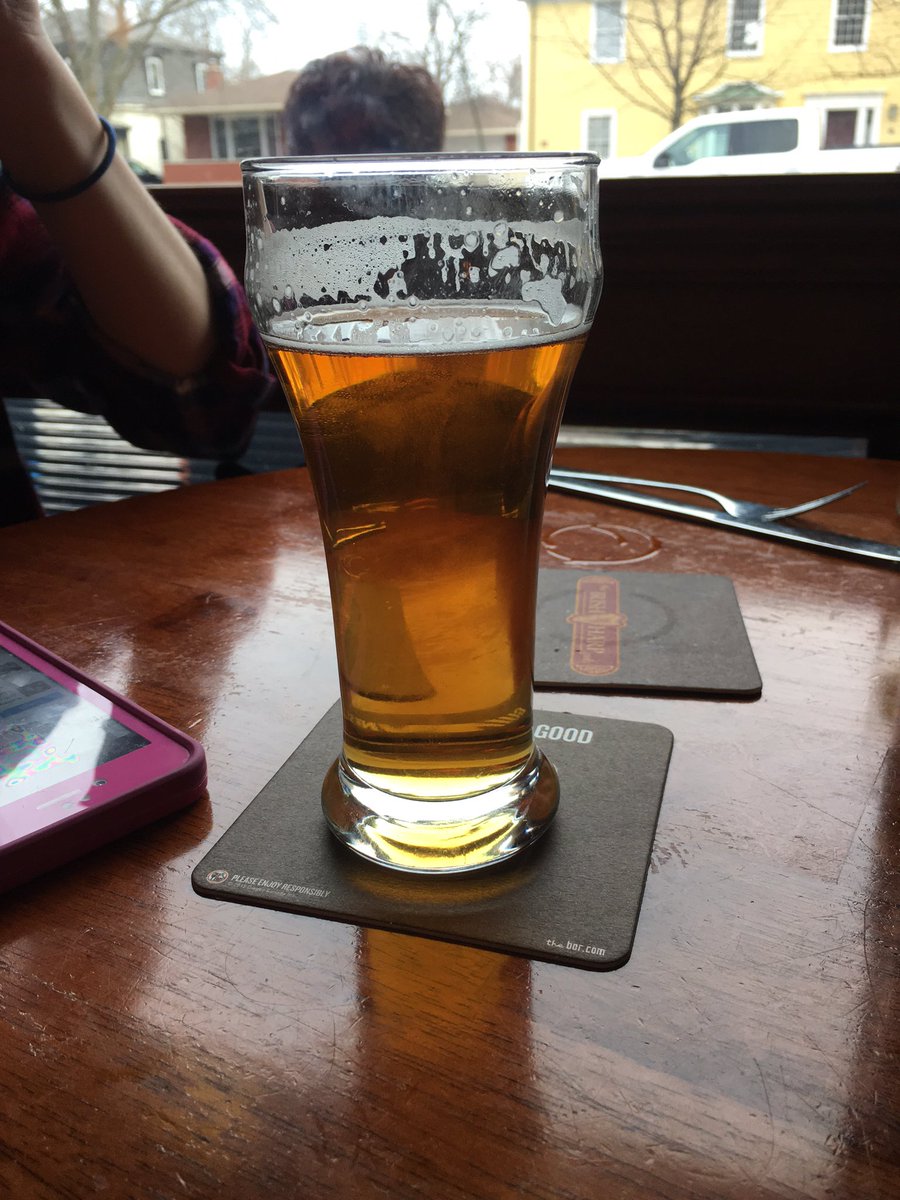 CJOlsen5's tweet photo. Love me some Guinness blonde with @KMalady https://t.co/CHZ5jtscqI