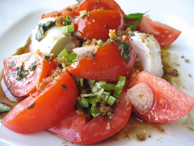 TastiLee's tweet photo. This #warmer #weather calls for some #refreshing #salad! Don't forget to add some #Tasti-Lee #Tomatoes in there. https://t.co/oUA9rZMI9u