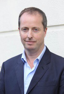 oeilcinefeel06's tweet photo. Cerise s/gâteau,j'ai pu discuter avec producteur #AndrewLowe présent lors de la projo à Nice #Room @ElementPictures https://t.co/AHzoLJHRGc