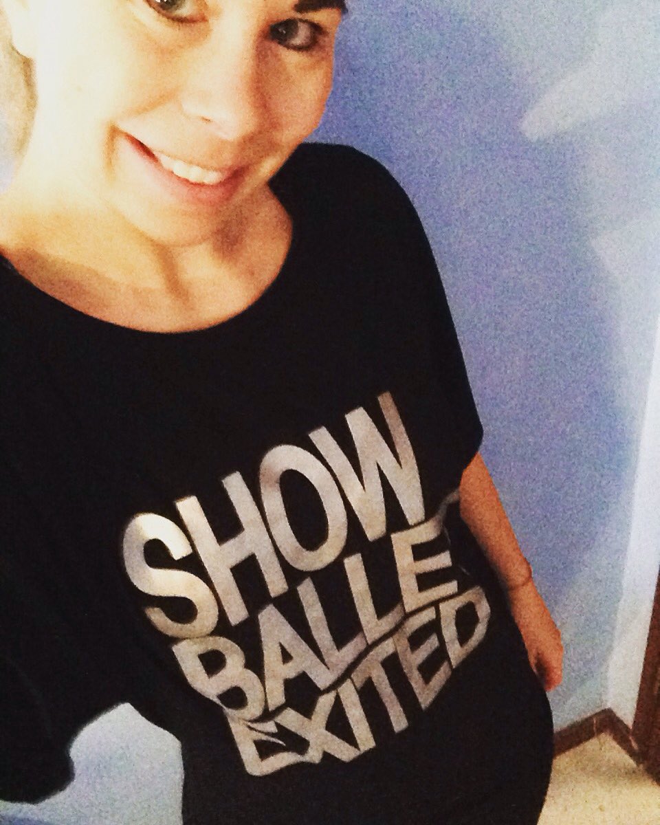 ShowExited's tweet photo. Vandaag verschillende dansworkshops gevolgd in ons nieuwe Exited shirt! 👯😍 https://t.co/iNOQZLqlqq