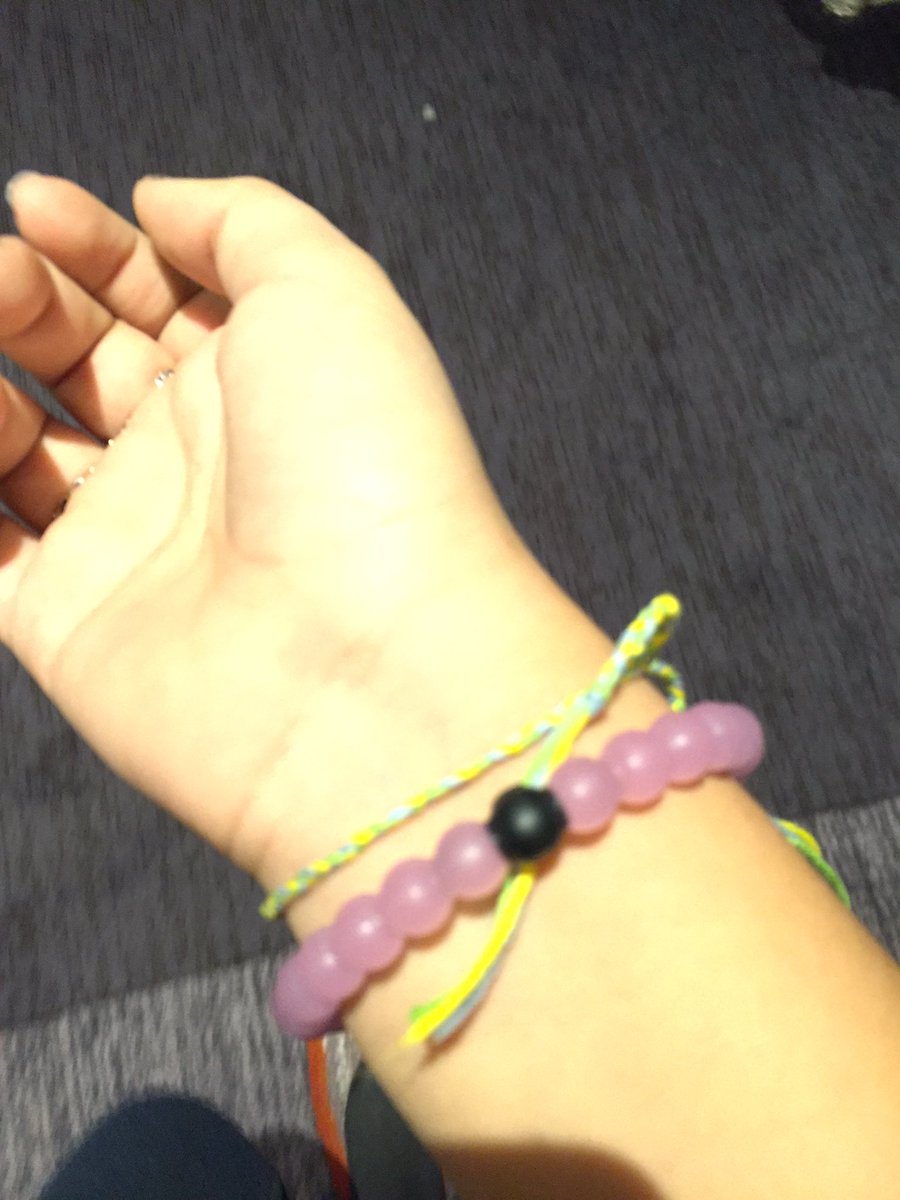 tbhsstyles's tweet photo. Glad I asked if you were okay and all and you got your bracelet @murderized #ppboston https://t.co/ZGPgyoJ5gD