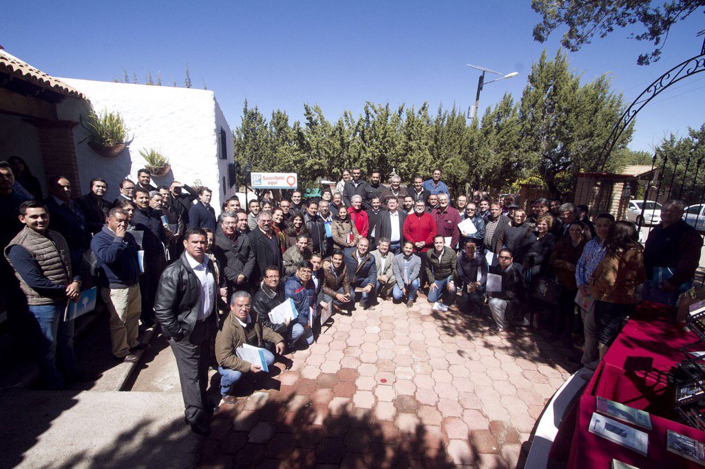 _APnoticias_'s tweet photo. La presencia de Carlos Ramírez provocó una excelente asistencia de un grupo plural de actores políticos. https://t.co/G7PeE7QMiD