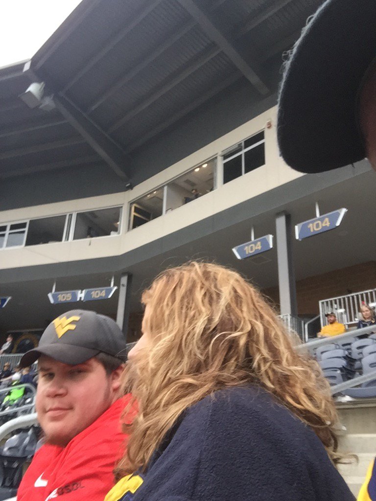 huston_ii's tweet image. Lisa hiding