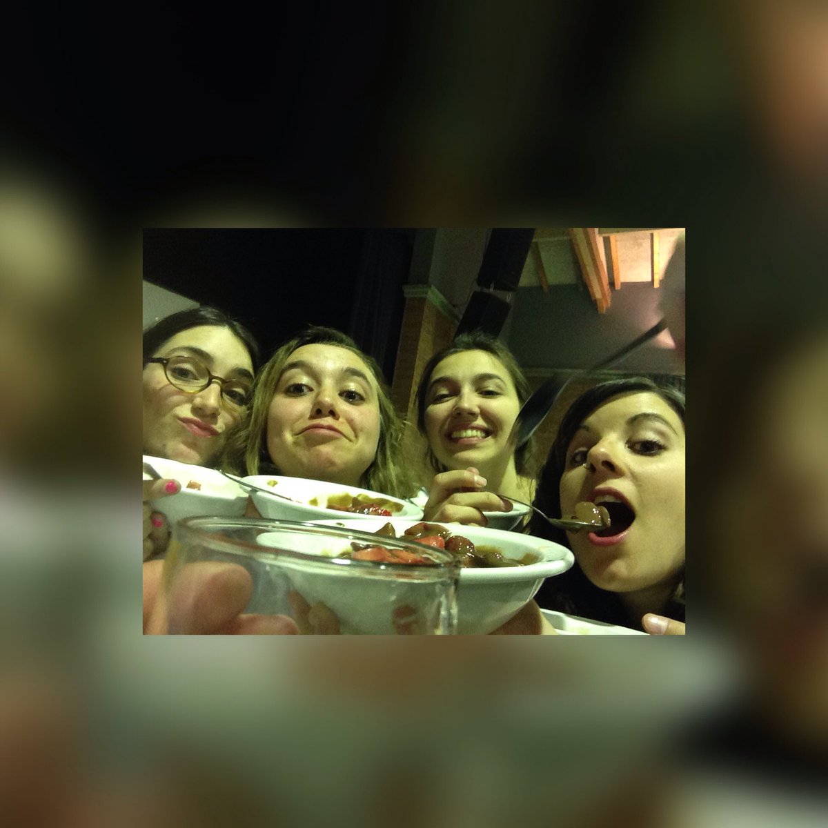 AnnaCussoTorner's tweet photo. Maduixes 😍 #amicsesbart https://t.co/VPbYRLryUz