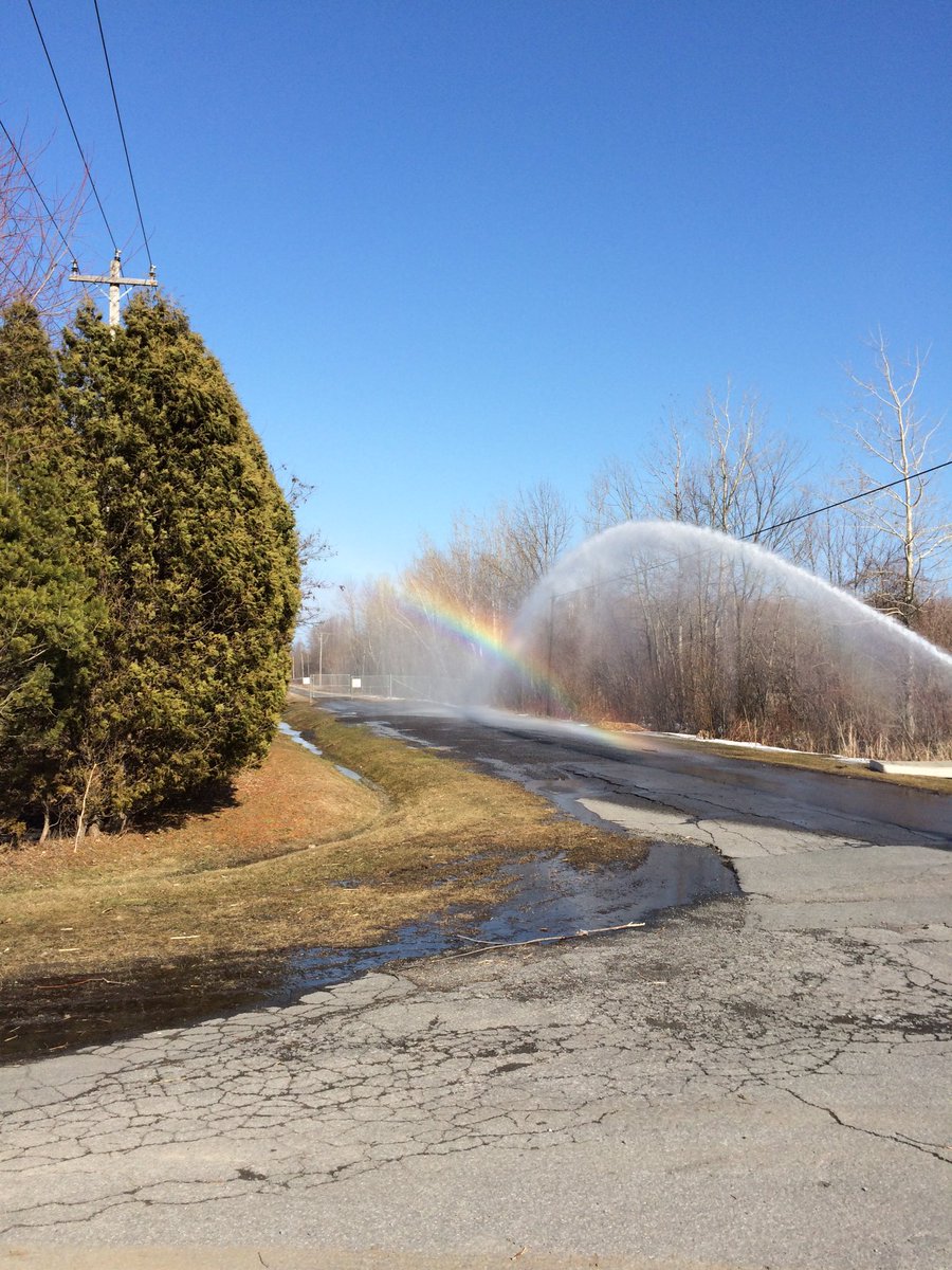 profiremedic's tweet image. @CornwallPFFA If you can't find a rainbow make your own! #beautifulday for #pumpops training with @bmacnab @wlloyd97