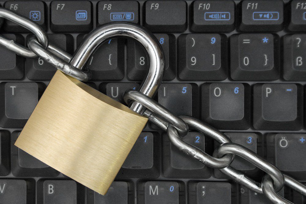 thestudentedit's tweet photo. Locky Virus: what it is and how to protect yourselves. https://t.co/Mqmeda5l23 https://t.co/V4XgSbblDY