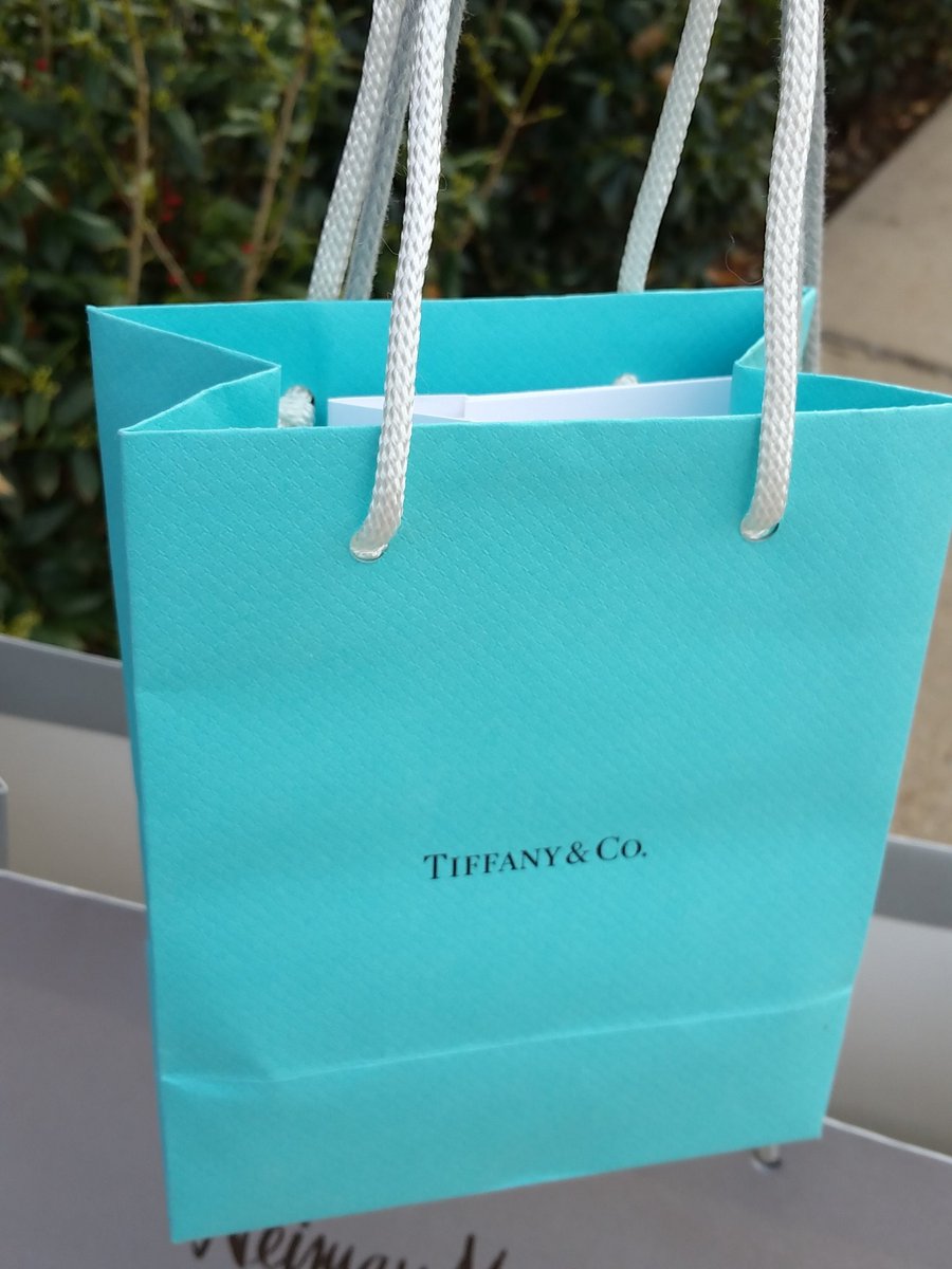 AlanKeith3's tweet image. Got my braclet! Love it #Tiffany