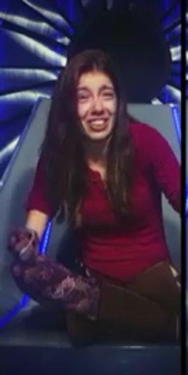 BigBrotherTve's tweet photo. Después de la pary. Ando bien pinche cruda biggie. #CaballoFans #horsekisses 🐴💋💅 https://t.co/1X58tbadpR