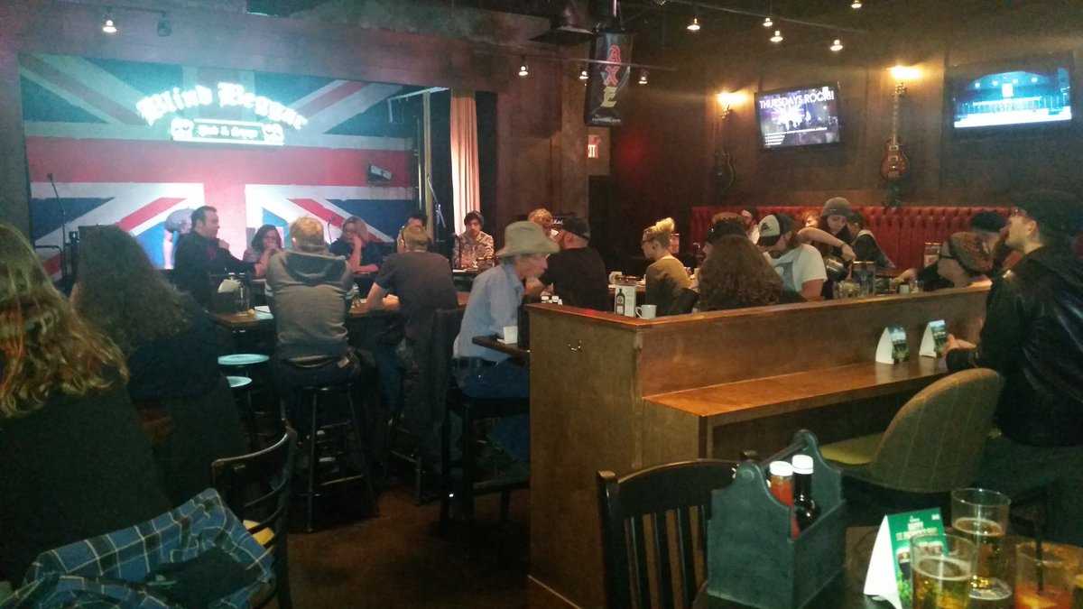 Saturday afternoon Musician Info session ! 
#beggarlife #yycmusic #knowledgeispower #meetingofgreatminds