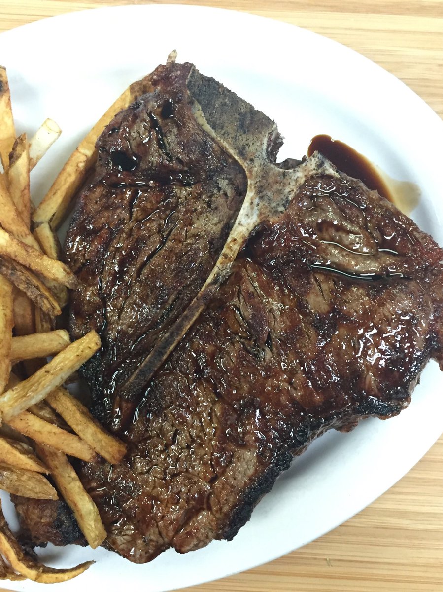 DoesEatPlaceBR's tweet photo. Slinging steaks! Come and get yours! #MeatMeAtDoes #MeatSweats #GoBR https://t.co/Nd5l0NiViT