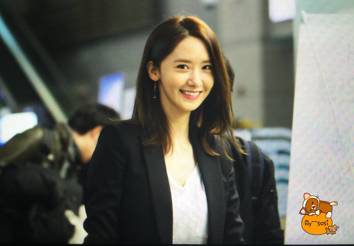 [PIC][13-03-2016]YoonA khởi hành đi Trường Sa - Trung Quốc để ghi hình cho chương trình "Happy Camp" vào sáng nay CdYmHr6UAAAYA-A