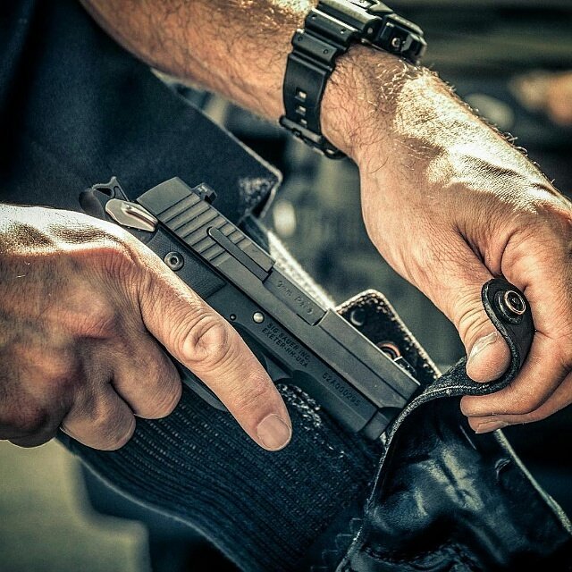 AZWS's tweet photo. #Gunporn ~ .@sigsauerinc #P938 #Backup #WhenitCounts โโ #SIG #SIGFan #SIGLife #EDC #AlwaysReady #DefendYours #2A RT https://t.co/rkRWKSUQVT