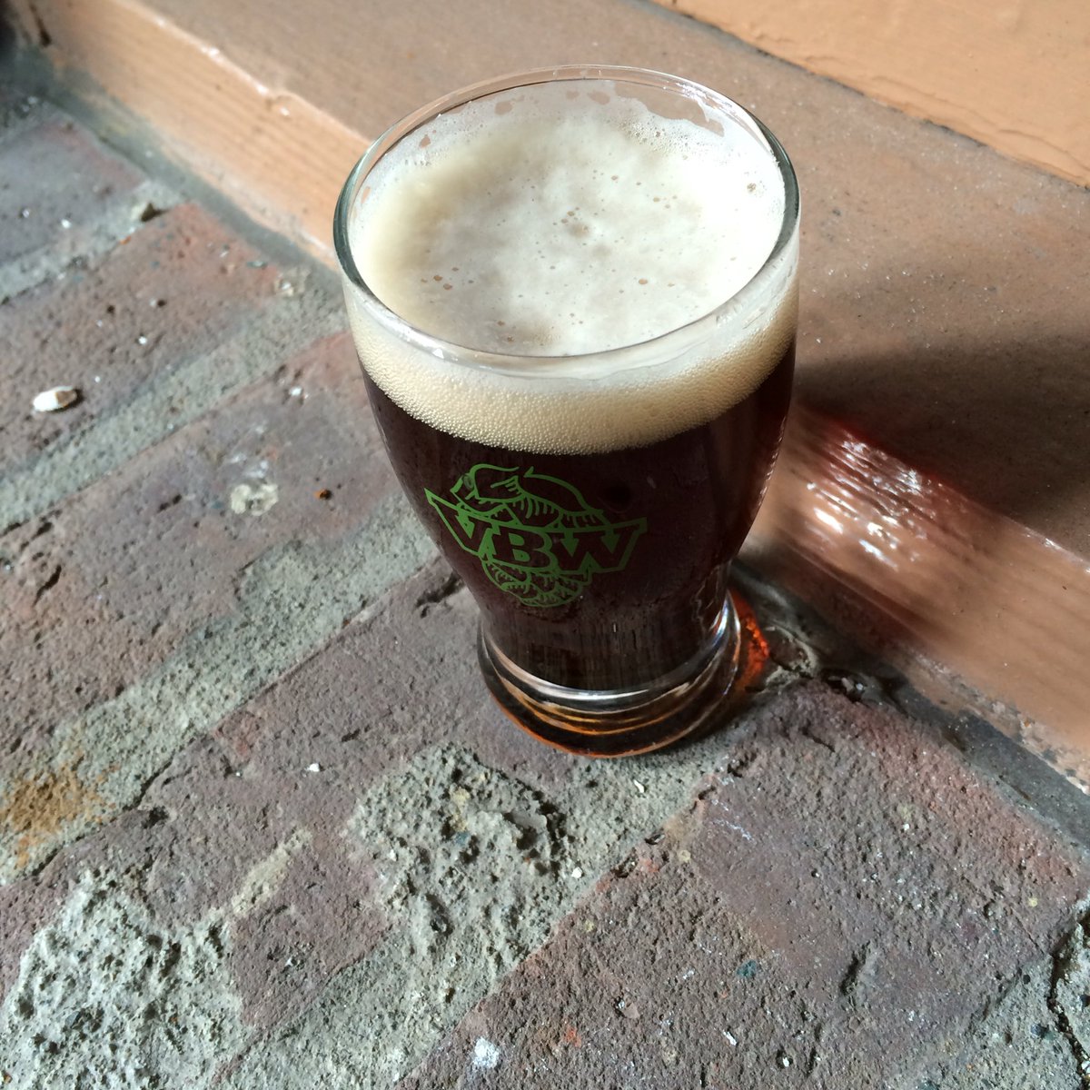 daughtersofbeer's tweet photo. Beer makes #marketsquare a better place @VicBeerWeek @phillipsbeer kettle soured ale #vbwphillips #fav https://t.co/Q9mofX1Yzu