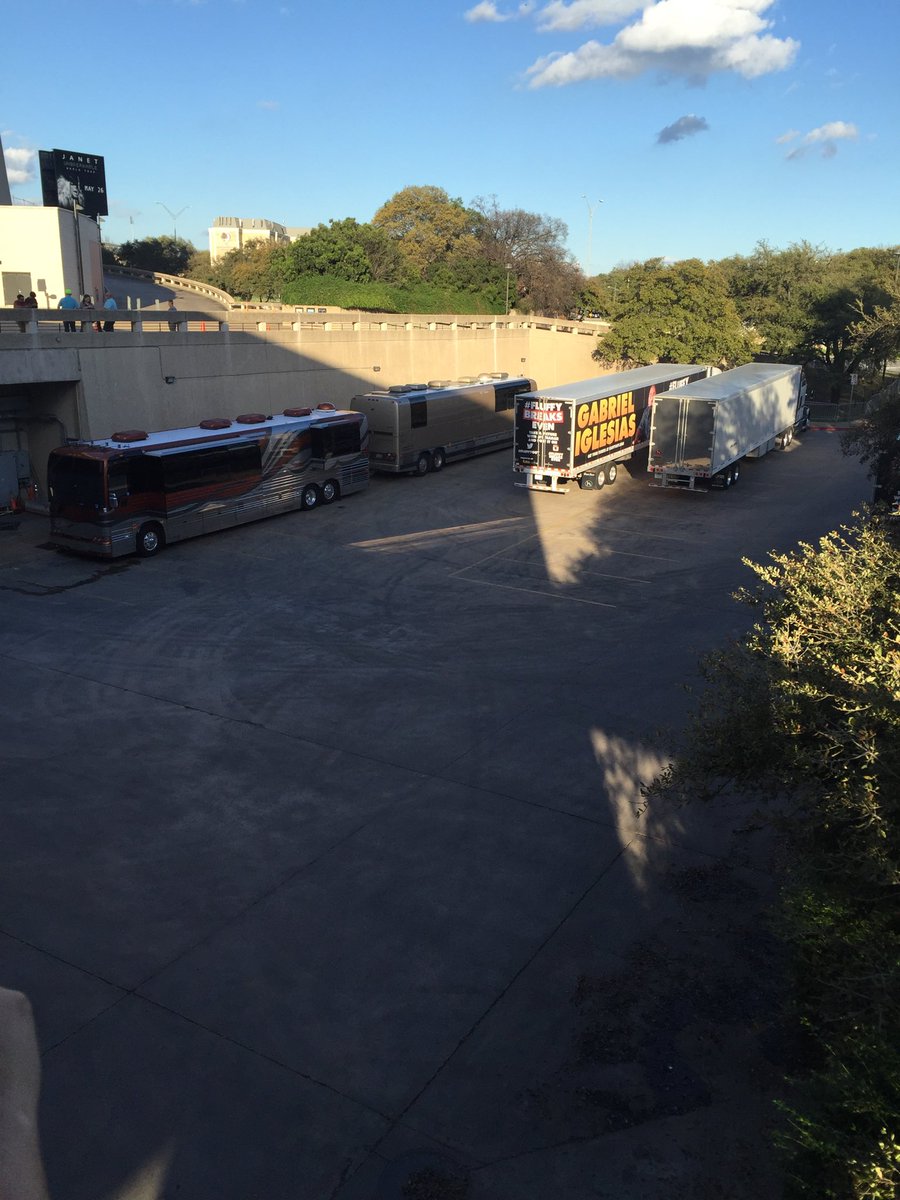 Daniel101789's tweet photo. @fluffyguy we are waiting on you from H-town! https://t.co/wWeCTRbJGV