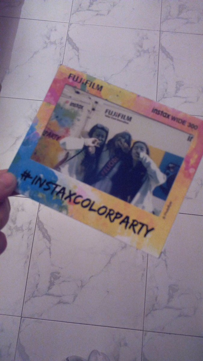 Marta_MartaL's tweet photo. @InstaxEs #instaxcolorparty https://t.co/HrVQSaBLl8