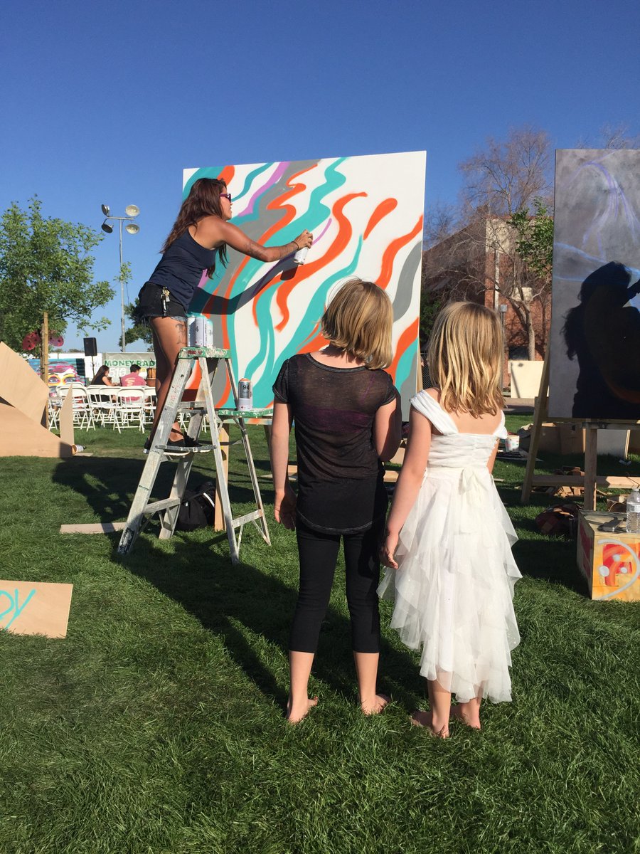try_dsd's tweet image. Local #painting &amp;amp; #graffiti #artists impressing the kids! @m3festival @m3fphoenix #trydsd  #photography