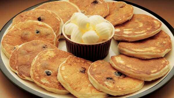 SNOWFLAKEBASE's tweet photo. Good morning snowflakeee~ 
Rise and shinee!! Here's breakfast for my kids ^^ S-H-A-R-E https://t.co/cIu6kCRs6Y