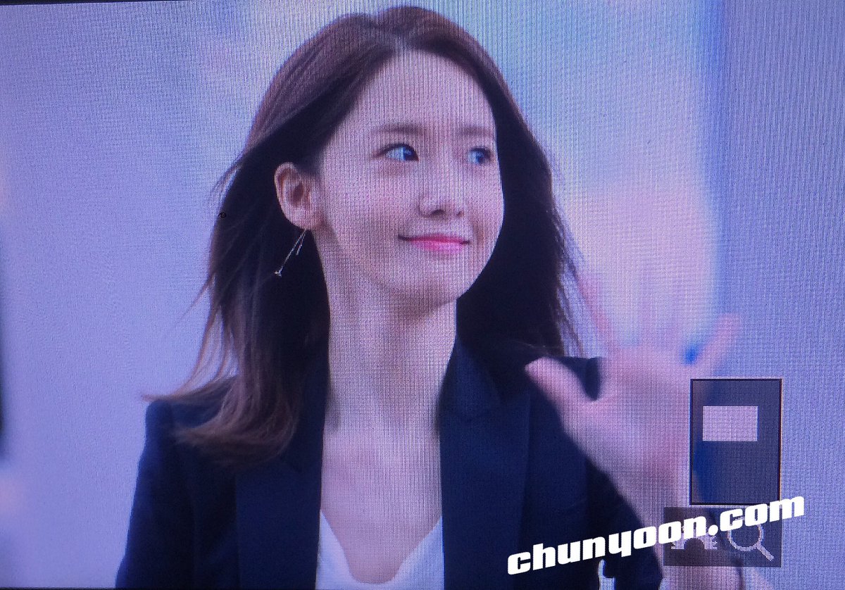 [PIC][13-03-2016]YoonA khởi hành đi Trường Sa - Trung Quốc để ghi hình cho chương trình "Happy Camp" vào sáng nay CdYql-BVAAARBja