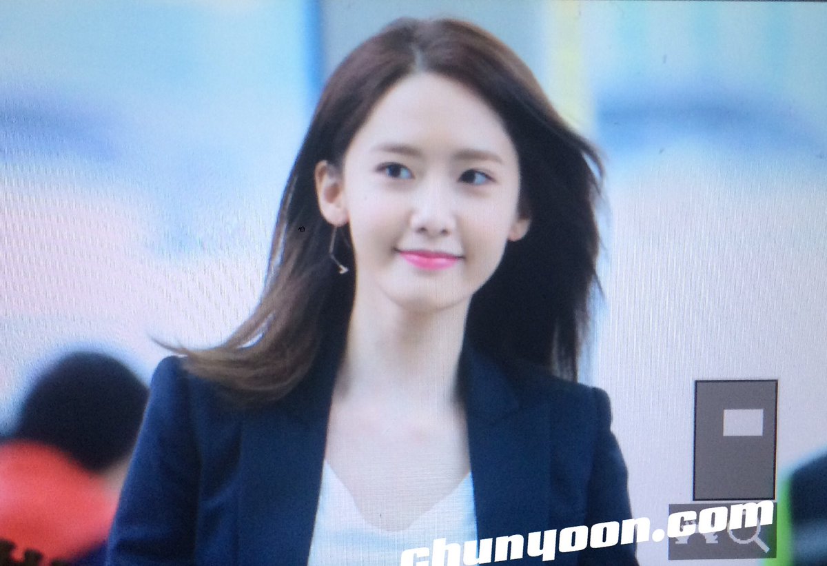 [PIC][13-03-2016]YoonA khởi hành đi Trường Sa - Trung Quốc để ghi hình cho chương trình "Happy Camp" vào sáng nay CdYql90UUAAdiMq