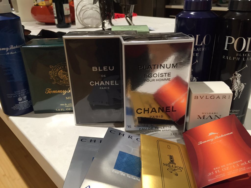 NKcars's tweet photo. .@NYAutoShow I'm now officially prepared for the media days on March 23-24. #sweetsmellofsuccess #NYIAS 🎩 https://t.co/GysLaMzU4v