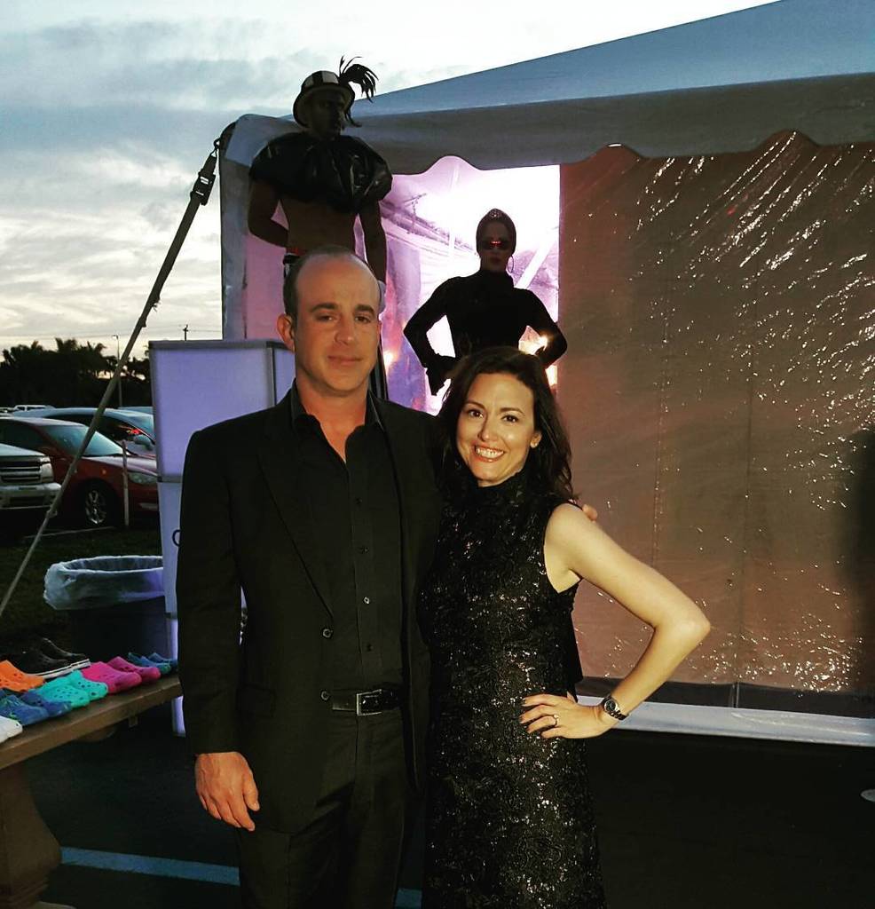 ModernMomLounge's tweet photo. So excited to see the fashion show! #shuzz #shuzzfashion2016 https://t.co/dEZES37vli https://t.co/x2qfT7kQ2x