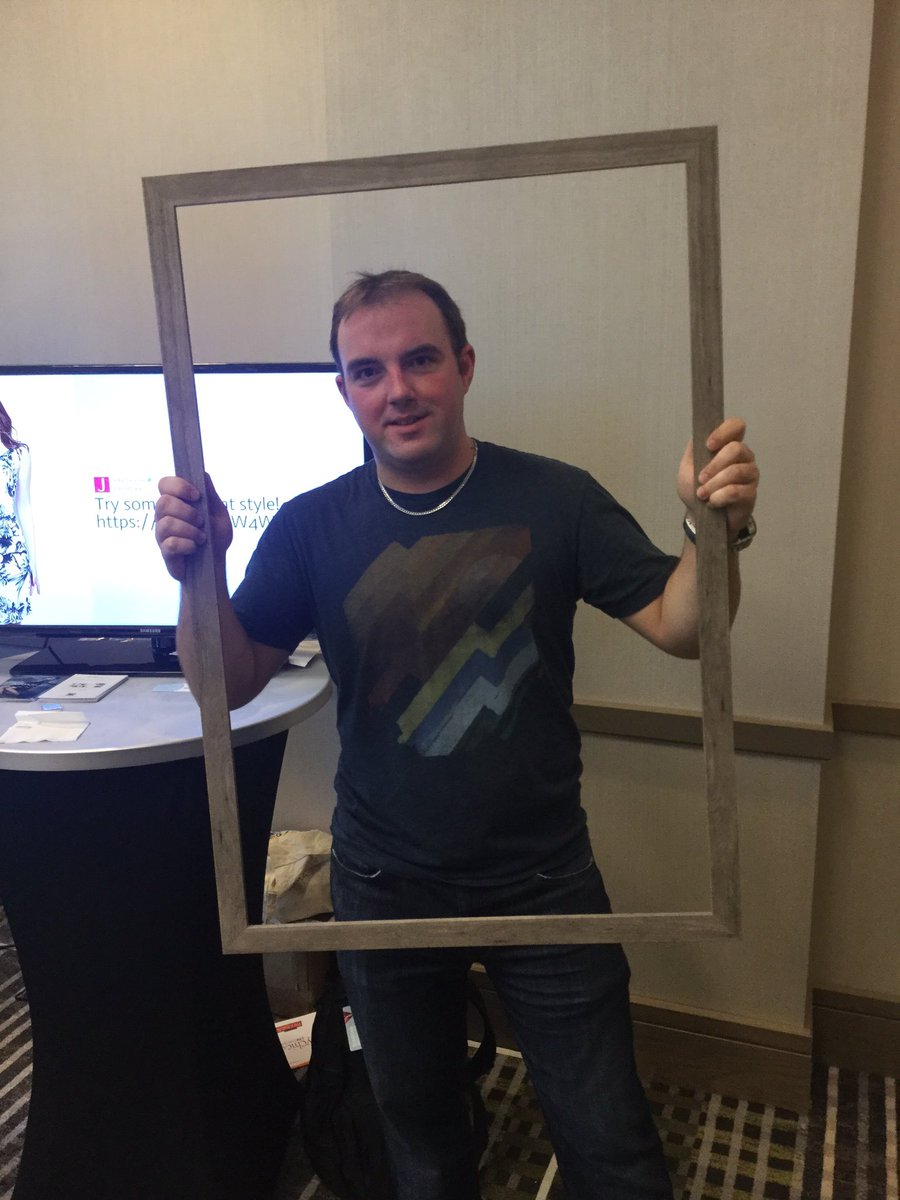 Parllay's tweet photo. #SXSWJC. #selfie @JollyChic #SXStyle for chance to win a 40" Samsung TV @Parllay. 20% off code: Jcsxsw @FastCompany https://t.co/Y6E4jHDWsW