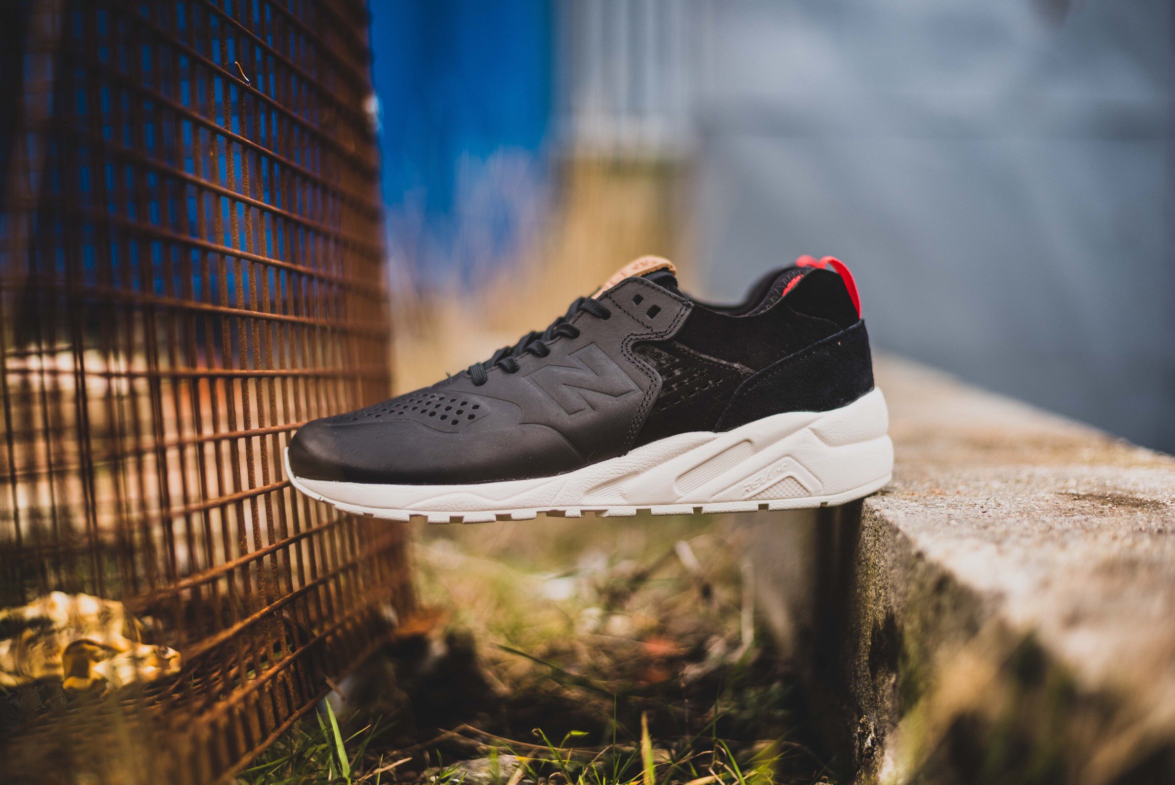 New balance 580 deconstructed black hotsell