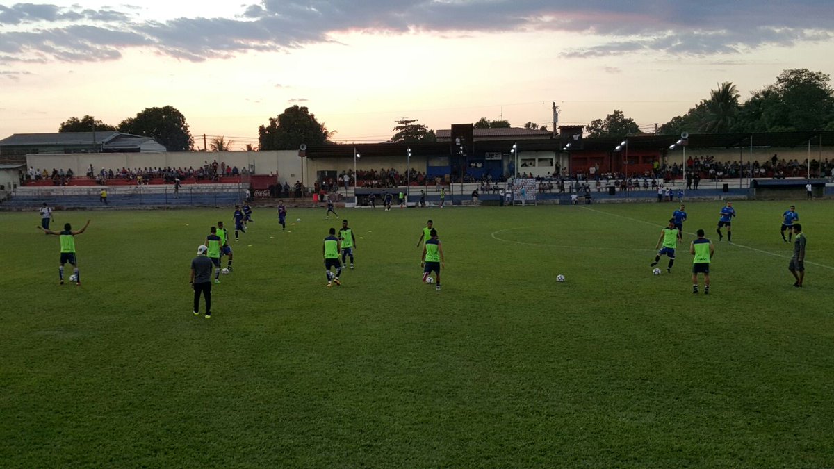FanaticosGMV's tweet photo. Ambiente en el Sergio Torres, Usulután previo al encuentro Firpo vs Santa Tecla. https://t.co/wynTU7NSA1