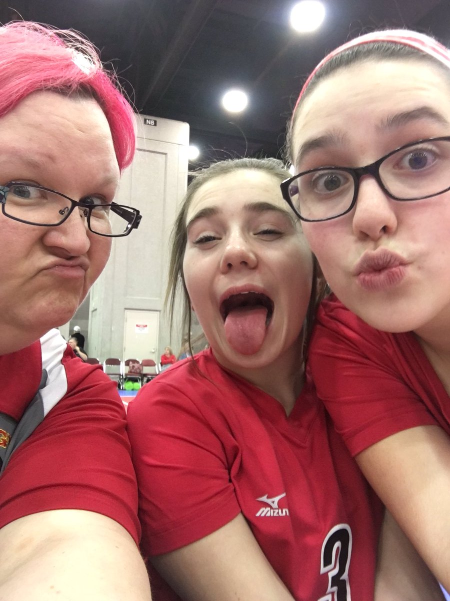 trishalee8739's tweet photo. @ultraankle #ultraanklebluegrass we love to ref 😝 https://t.co/baCKqtQ1gy