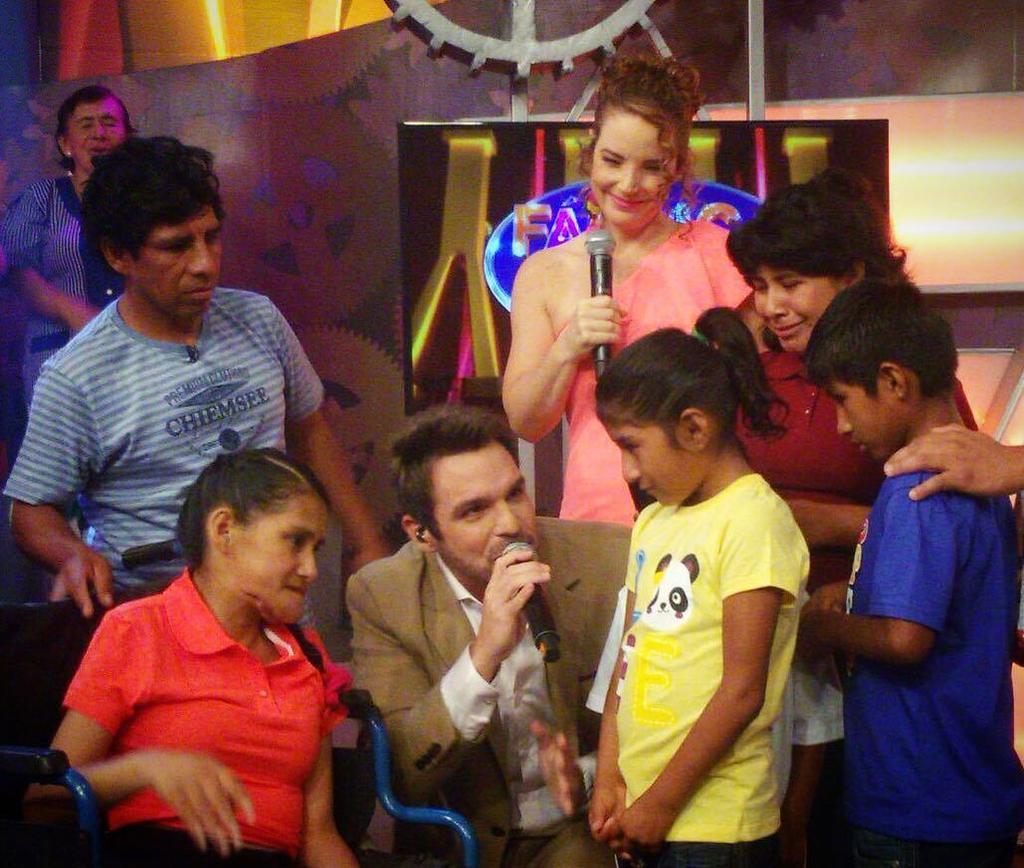 IsmaelLaRosa's tweet photo. En minutos empezamos con un programa súper especial!
No te lo pierdas #FDSdivierte con @vi… https://t.co/mReKBuZ5Bp https://t.co/vQcQ8N9vBE
