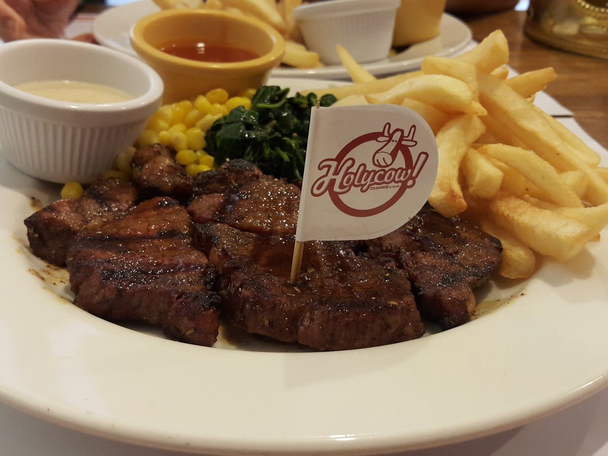 blue4id's tweet photo. @steakholycow delicious steak in indonesia .. try it or try it 😁😁 #campsurabaya1 https://t.co/LoYSC3nZgO