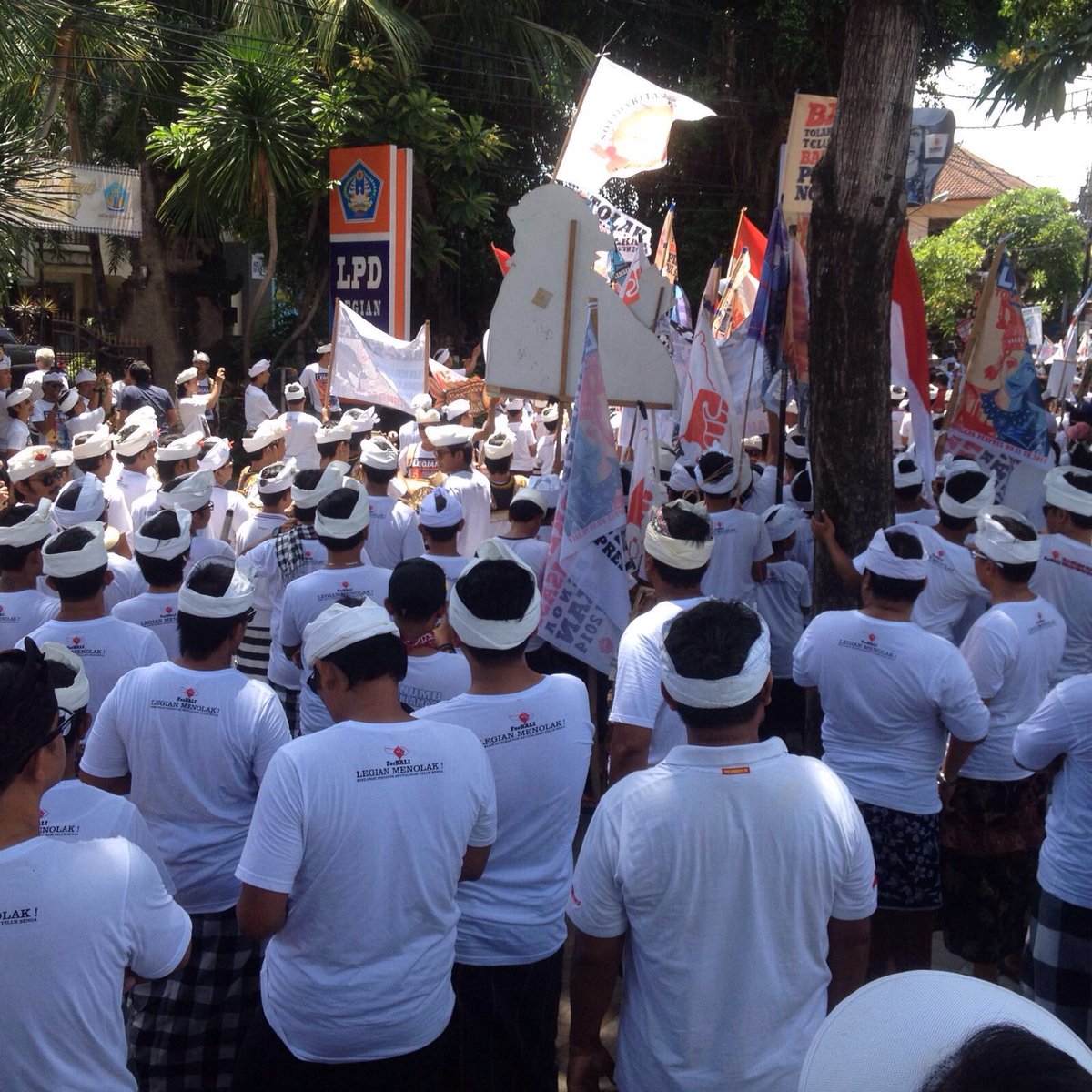 Its happening now, Desa Adat Legian Kuta. #TolakReklamasiTelukBenoa 
#BatalkanPerpres51th2014
#SaveBaliFromDrowning
