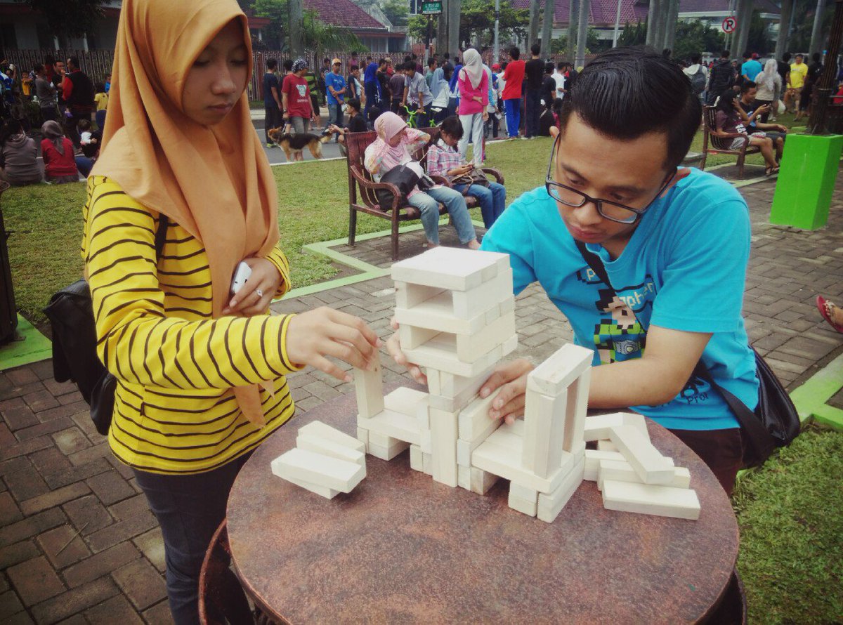 CJenga's tweet photo. Kita lagi Building Castle JENGA.. Mau tau gmn seru nya??
Mampir ke CFD ,kita depan Museum ya

@jubelmalang https://t.co/I0ZgqHOKXl