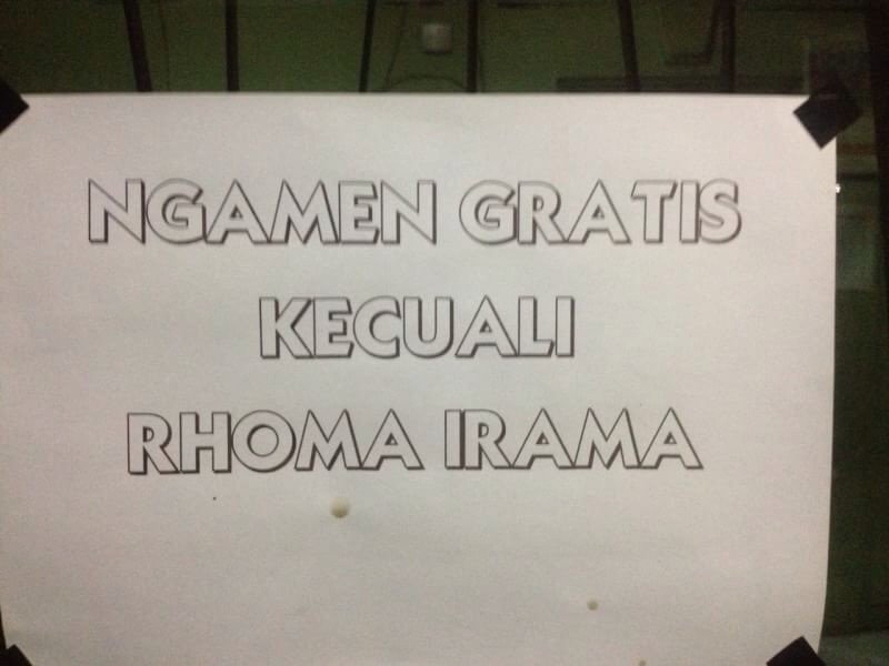 WOWFitnahRP's tweet photo. Akankah rhoma irama bergantu profesi?
#PictSiaSia https://t.co/meDtzm05v6