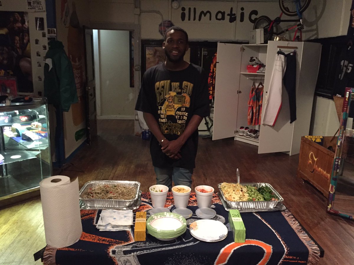 treysvintage's tweet photo. π #OrangeSaturdays βοΈ vegan food tasting @treysvintage https://t.co/jkWfUQRgHS