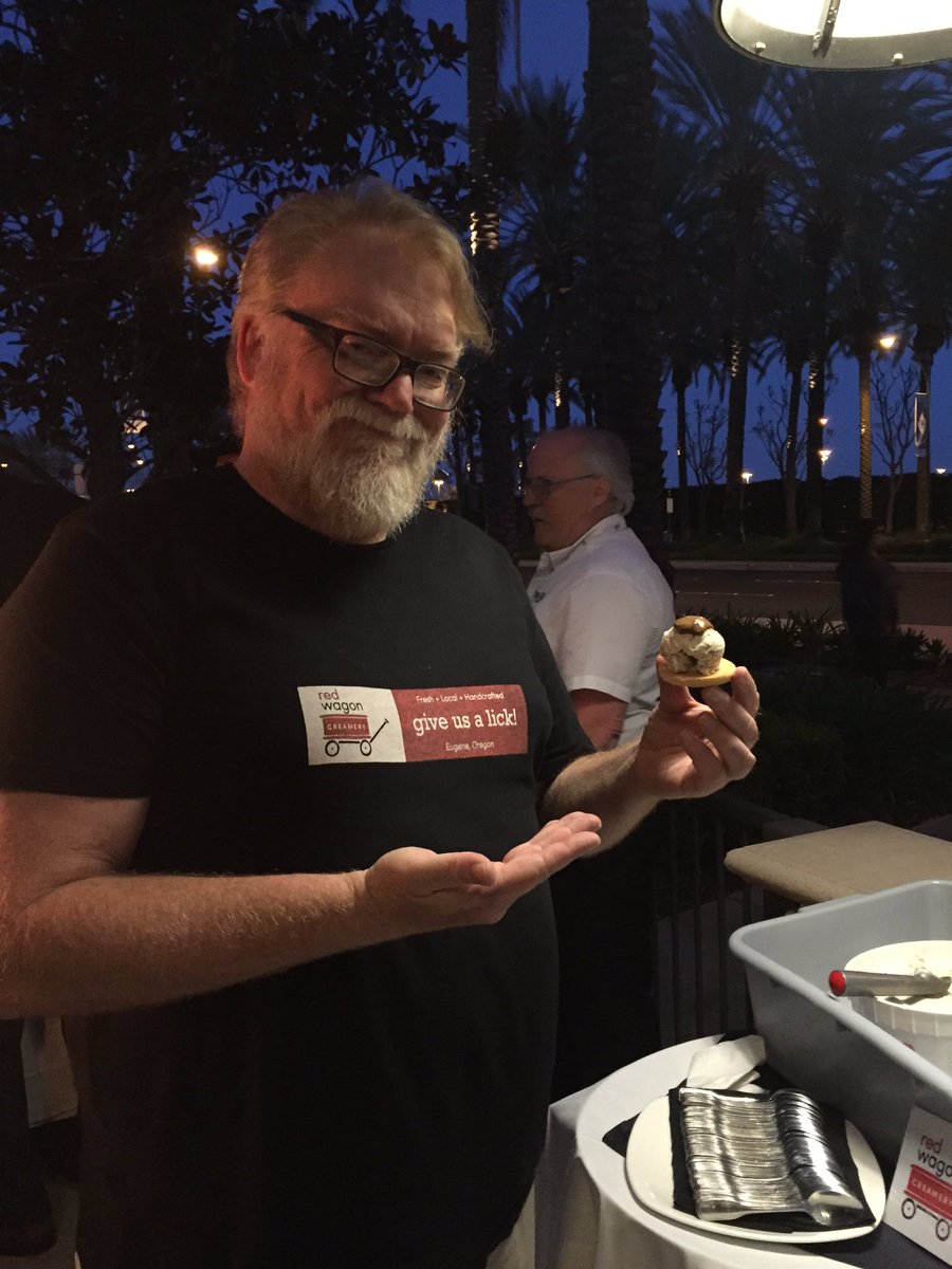 Sarah_J_Means's tweet photo. Oh.. What's that you have there? It looks amazing! @icecreameugene #itsfromoregon #ExpoWest2016 #oregonreception https://t.co/0SCK6zwzgB