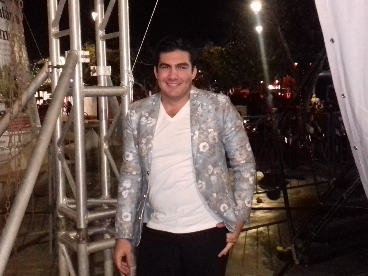 PaseoVerde's tweet photo. En unos momentos @diego_varquez presentará en vivo su primer sencillo "Vuélveme a querer" ¡No faltes! #Playbacks2016 https://t.co/xxUgC3sFN1