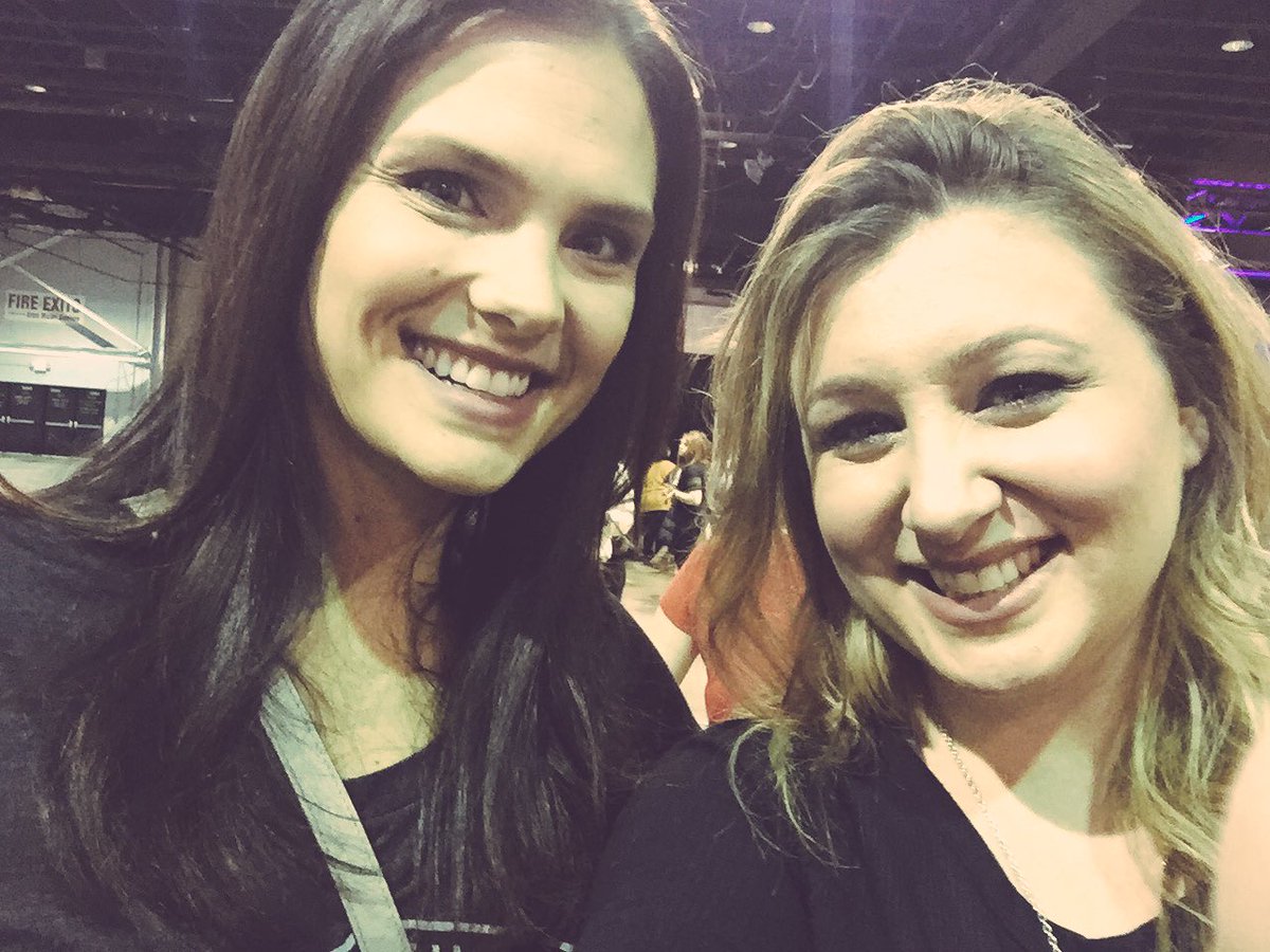 FanGirlLuluMay's tweet photo. Thanks CJ for being super sweet ๐ @CassandraPants #KnockingPoint https://t.co/WlKBG1Nviv