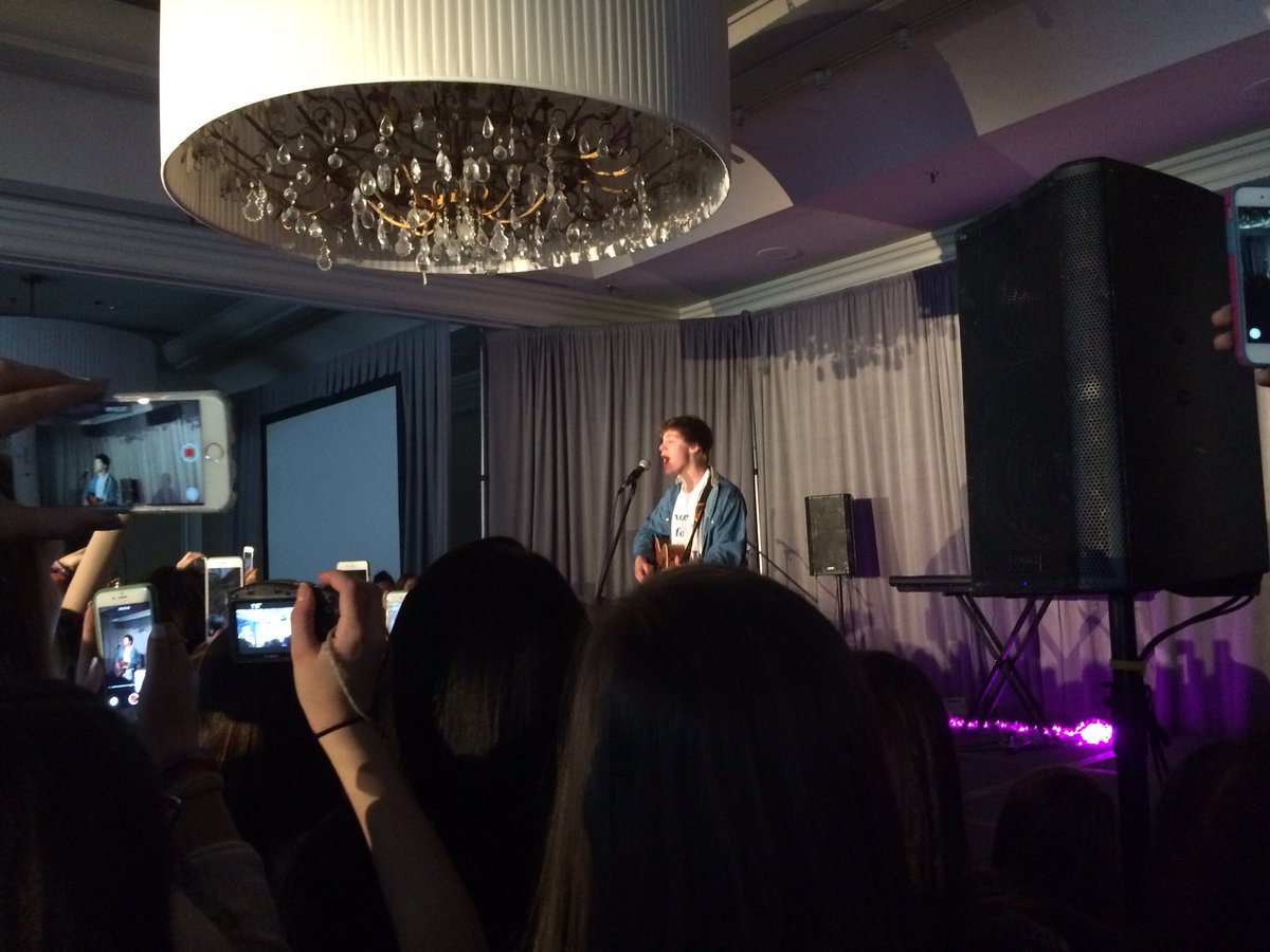 tubeboyhemmings's tweet photo. #ppboston was lit (don't mind me lol) https://t.co/v3uTliGLTi