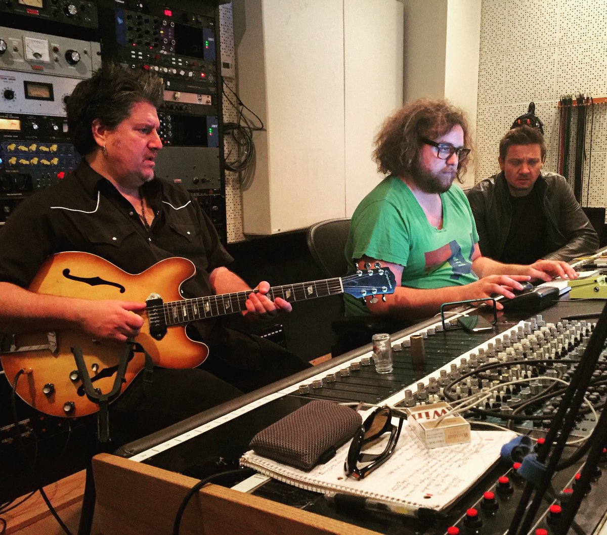 <a href="/Renner4Real/">Jeremy Renner</a> <a href="/immergluck/">Pavel Trzyniecki</a> <a href="/clayblair/">Clay Blair</a> #renner #countingcrows