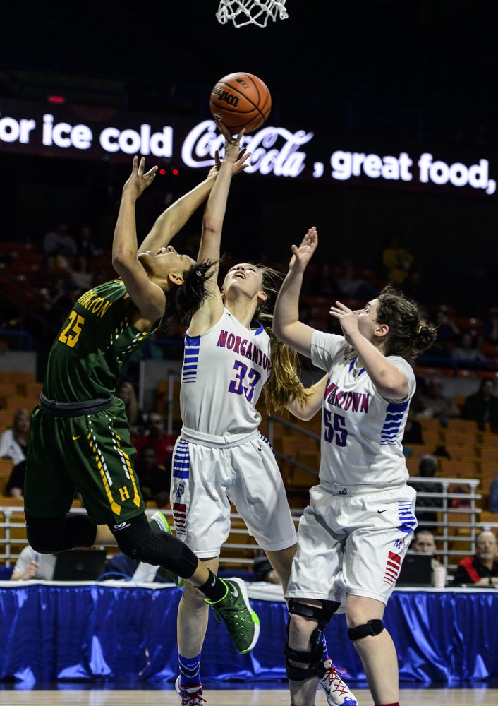 SamOwensphoto's tweet photo. Morgantown wins its third consecutive #ClassAAA state title, beating Huntington, 61-56. @GazMailPreps #wvgirlsbb https://t.co/ufYA1CE2tL