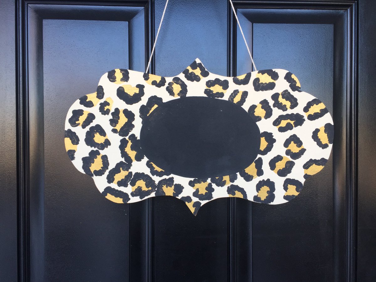 craftandsip's tweet photo. Hey Crafters, March is National Craft Month! Book 5 guests for your party & the host is FREE! #craftandsip #ymmarts https://t.co/86MpJE4sln